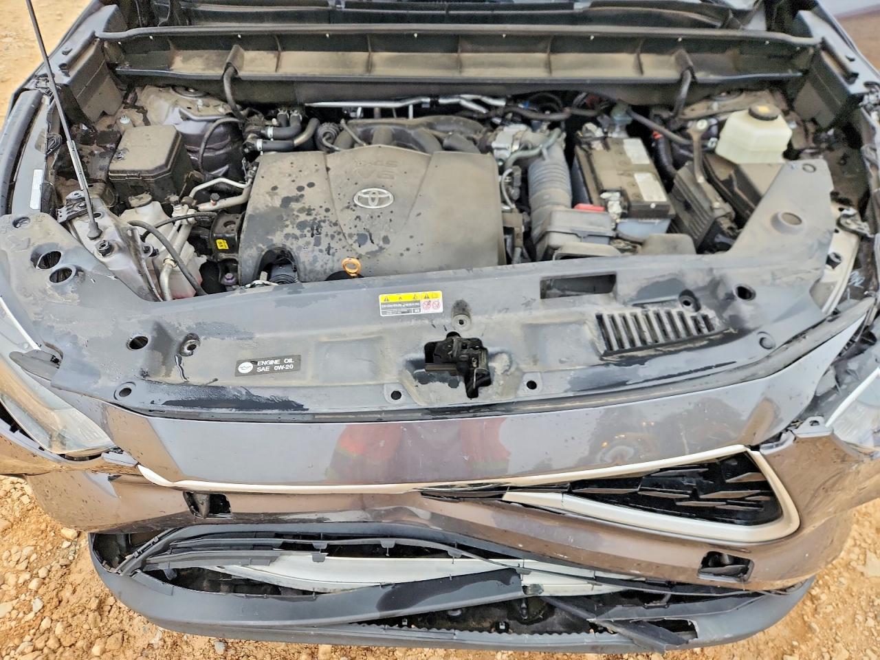 2021 TOYOTA HIGHLANDER XLE photo 34
