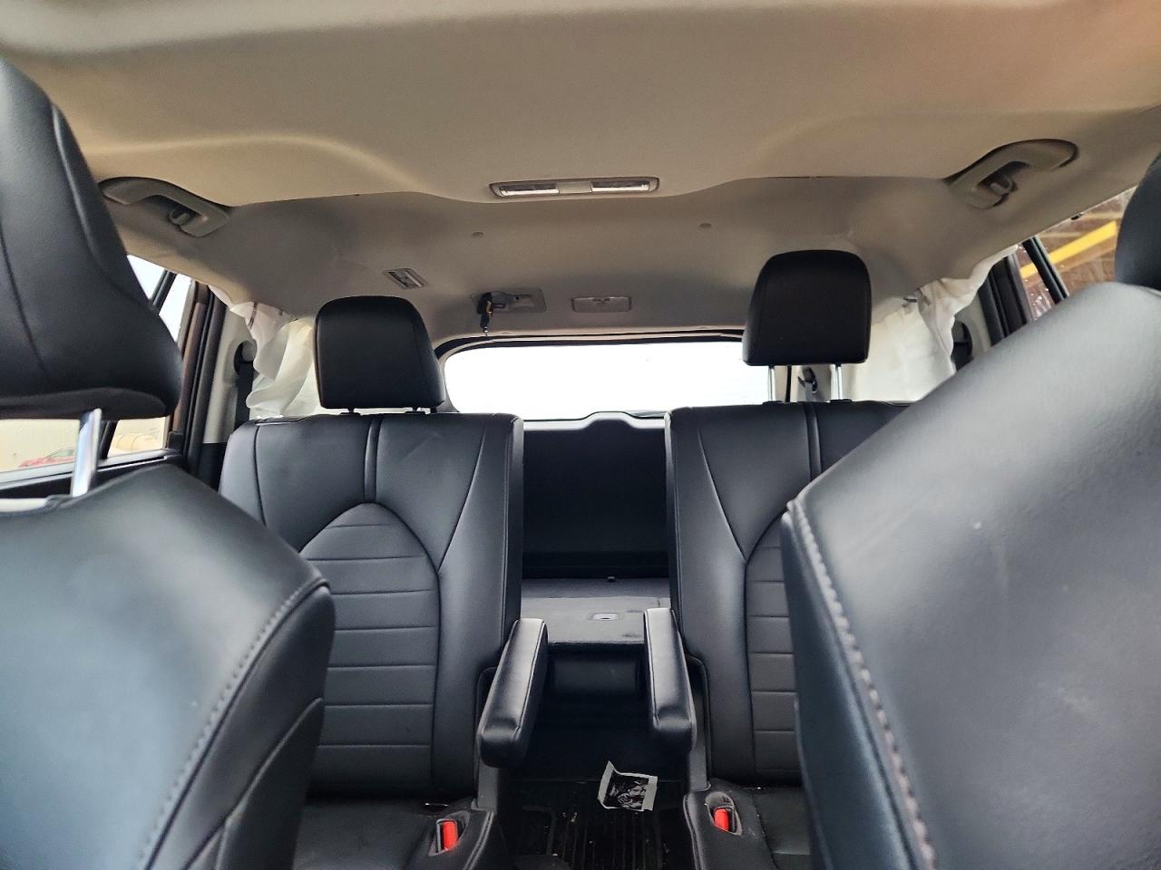2021 TOYOTA HIGHLANDER XLE photo 28