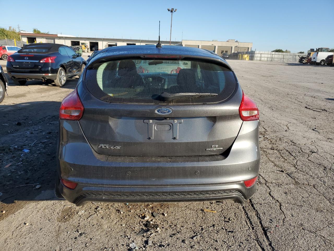 2015 FORD FOCUS SE photo 16
