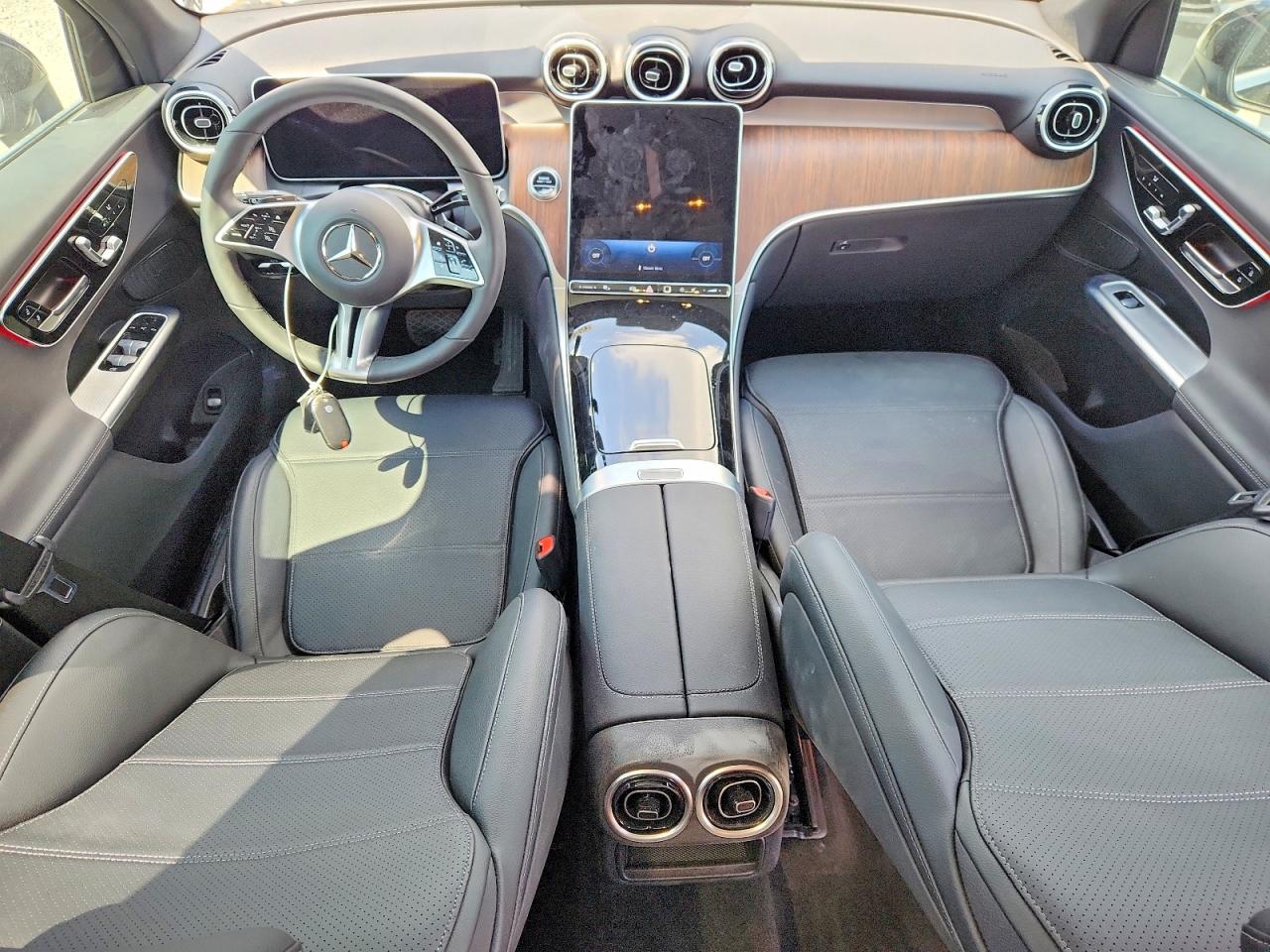 2025 MERCEDES-BENZ GLC 300 4MATIC photo 8