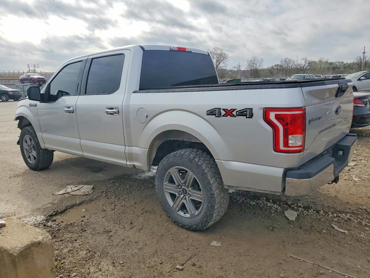 2015 FORD F150 SUPERCREW photo 2