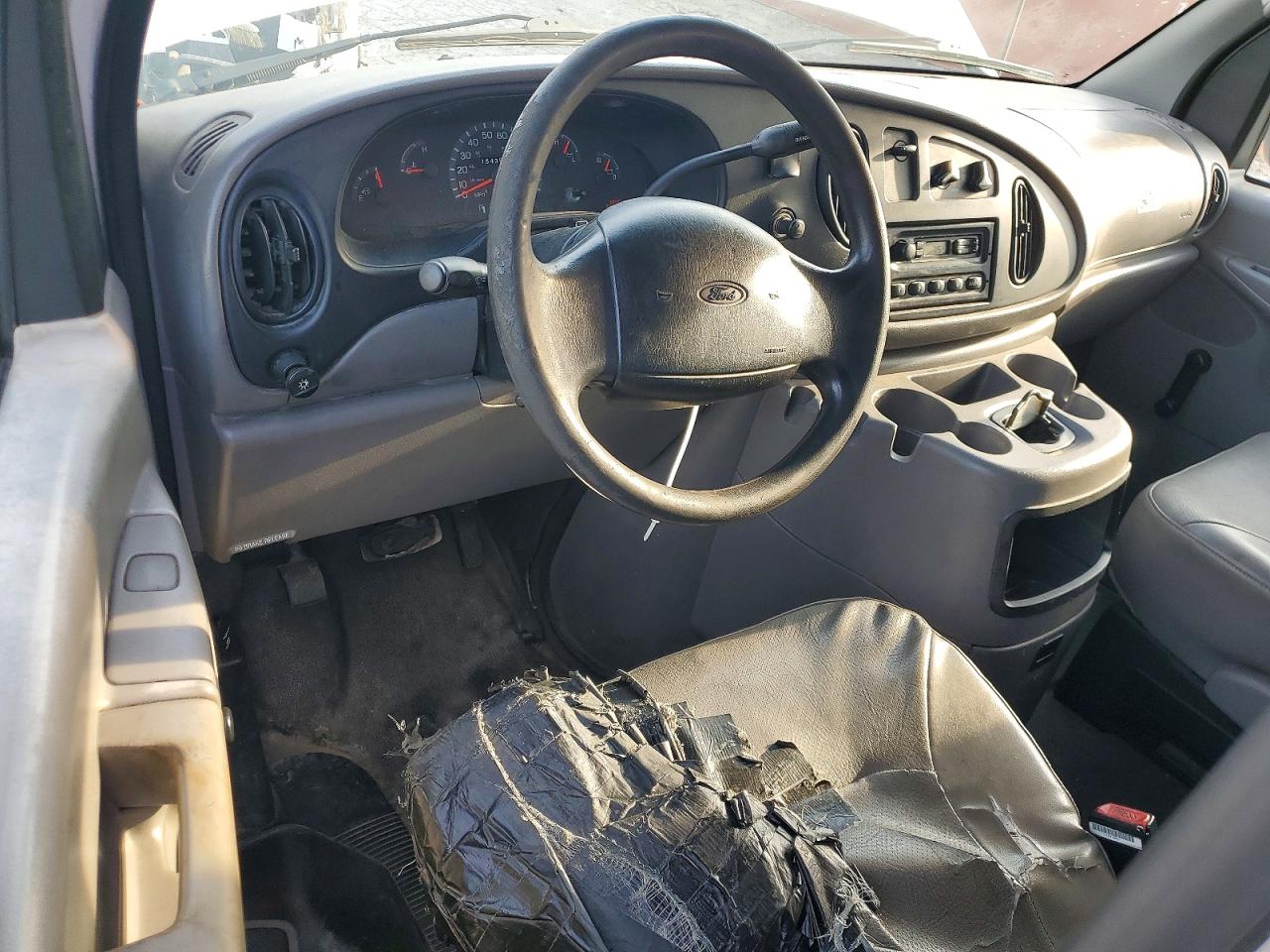 2002 FORD ECONOLINE photo 15