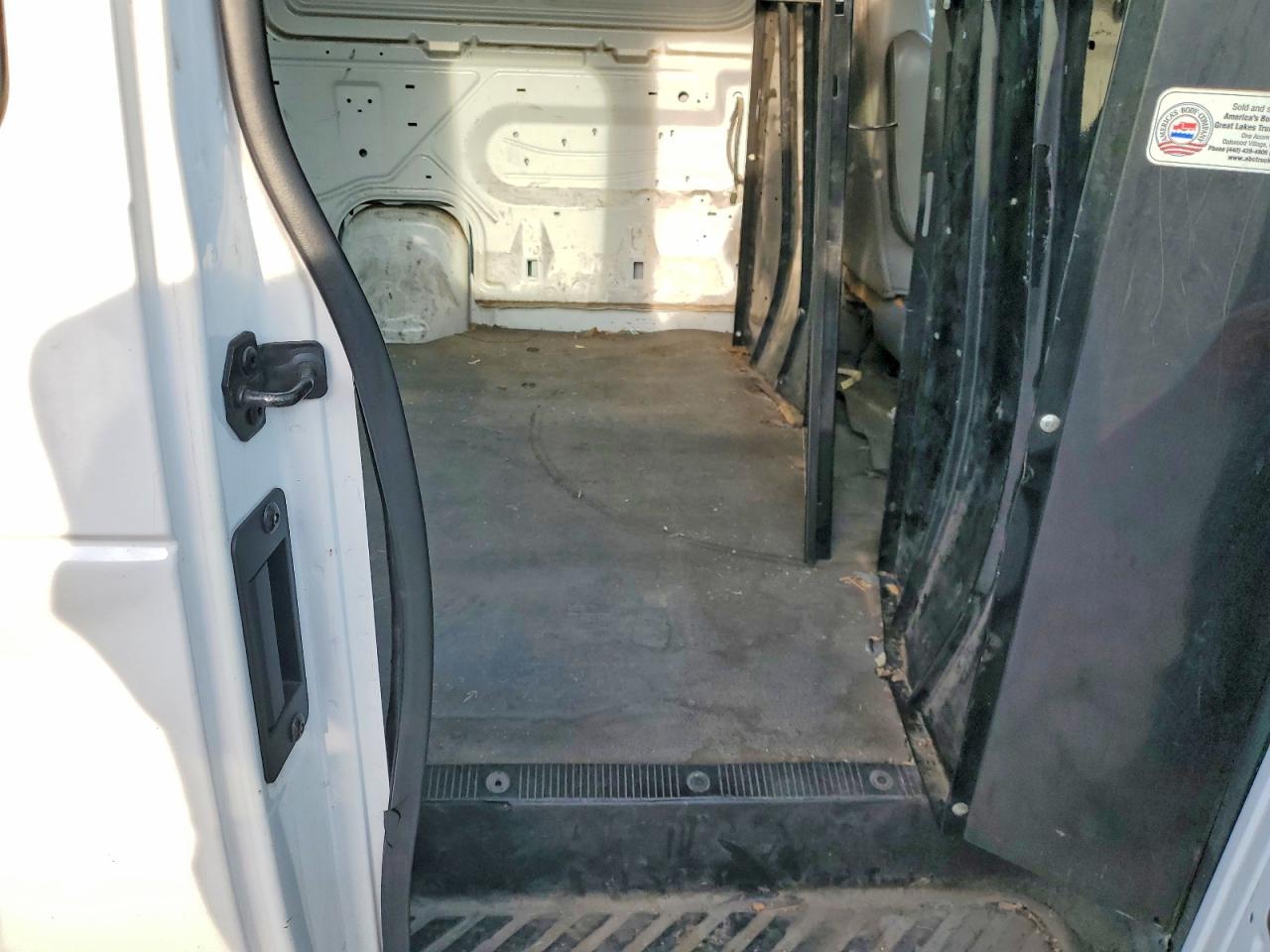 2002 FORD ECONOLINE photo 21