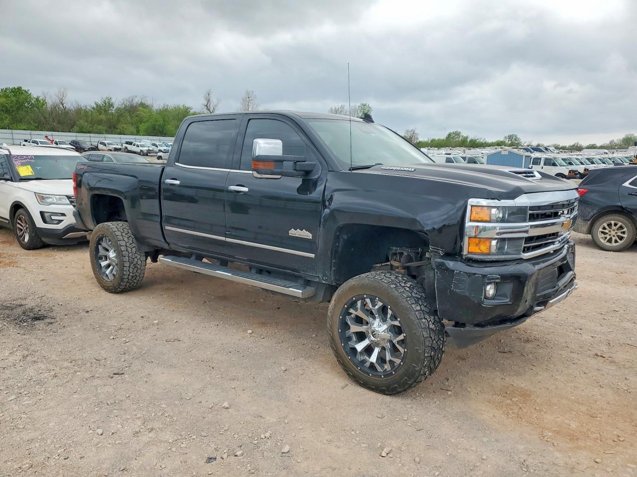 2018 CHEVROLET SILVERADO K2500 HIGH COUNTRY photo 4