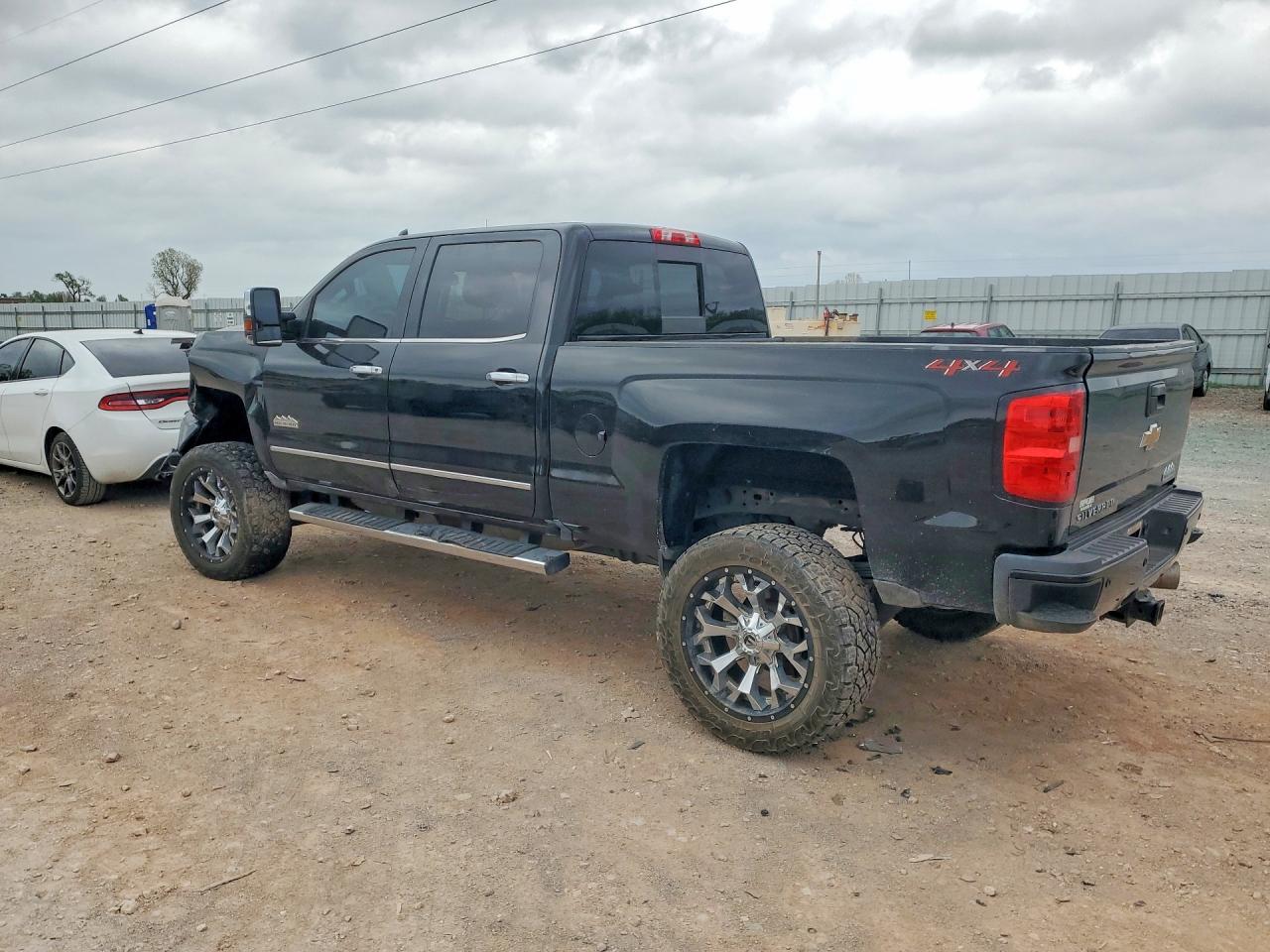2018 CHEVROLET SILVERADO K2500 HIGH COUNTRY photo 2