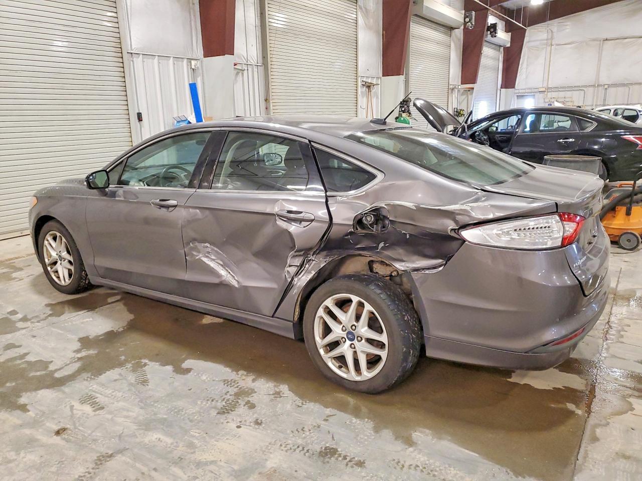 2013 FORD FUSION SE photo 3
