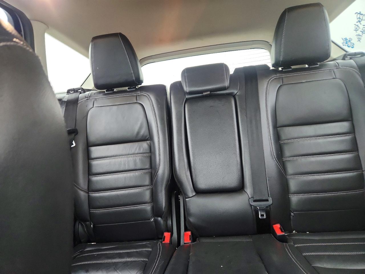 2017 FORD ESCAPE TITANIUM photo 28
