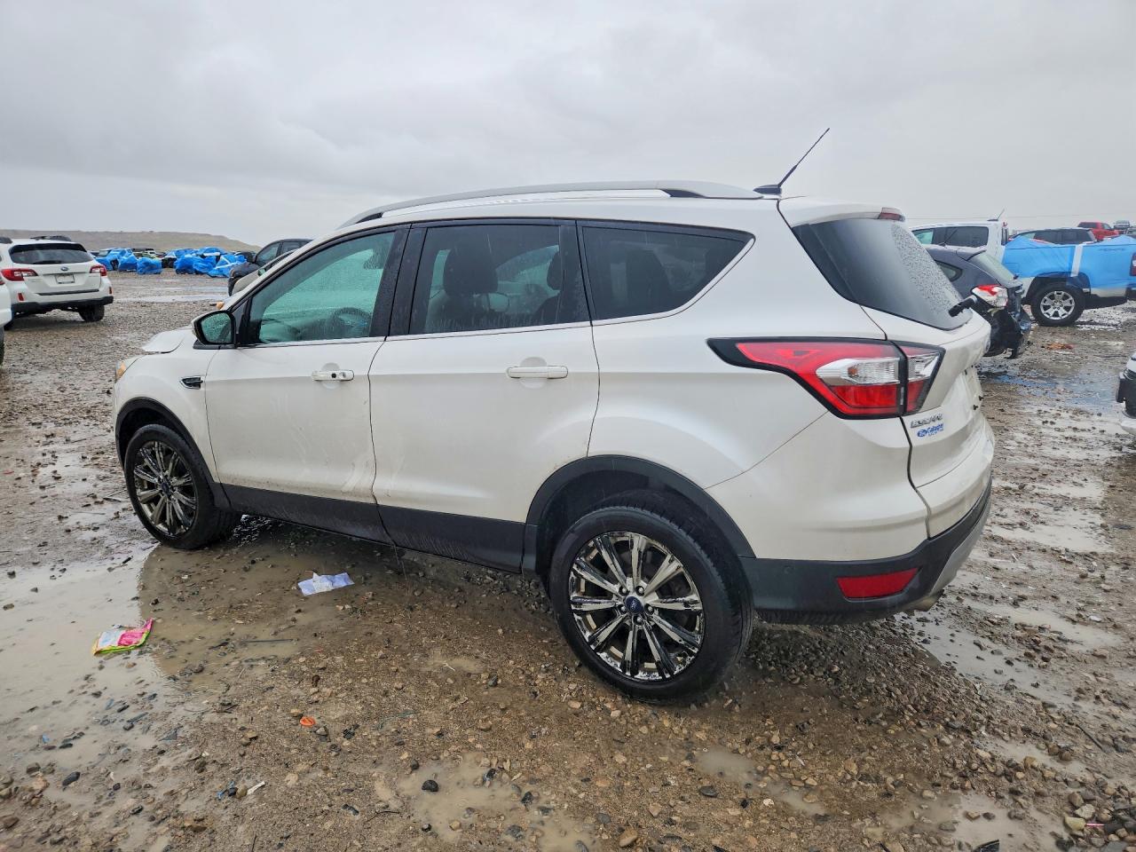2017 FORD ESCAPE TITANIUM photo 4