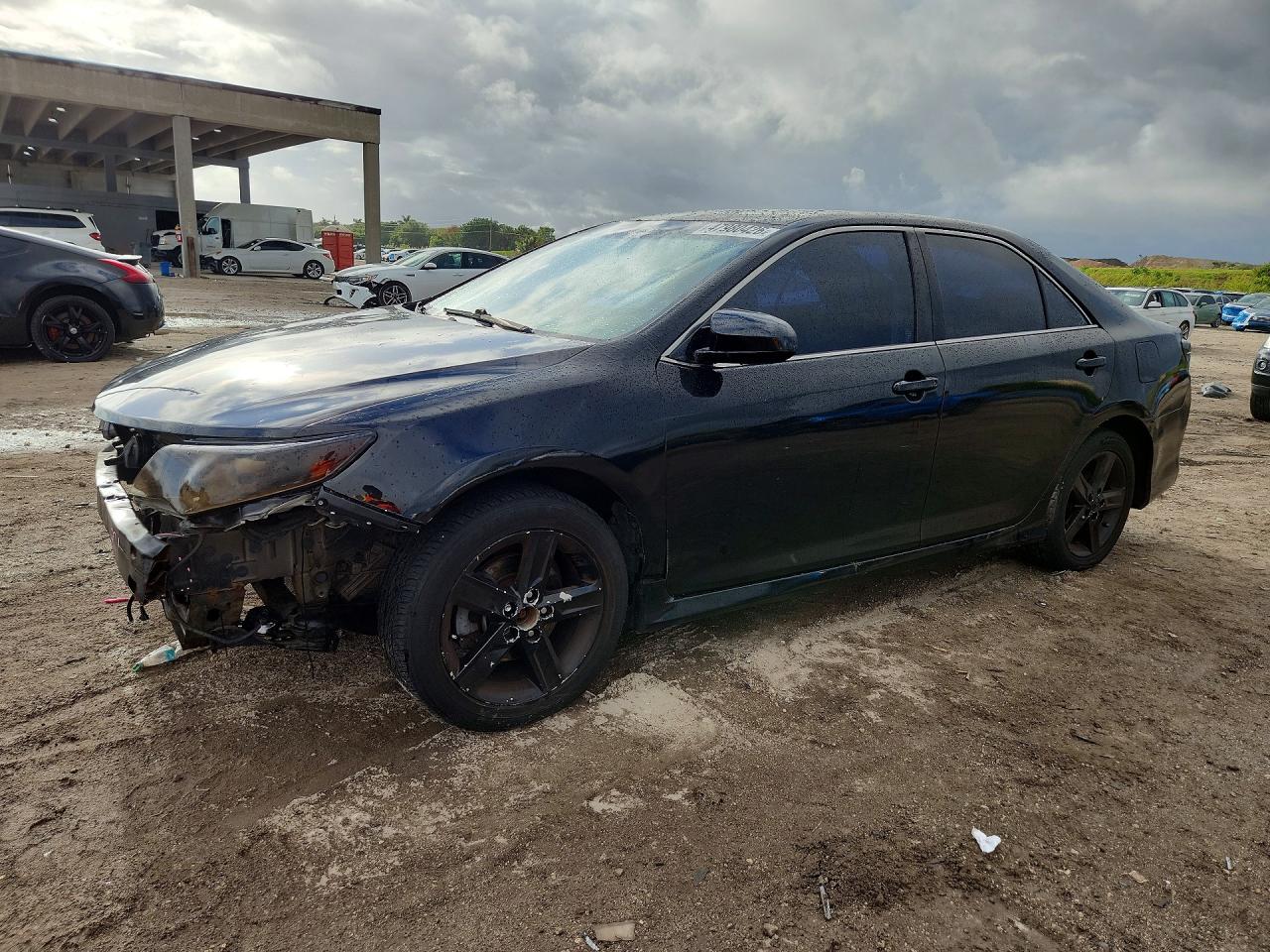 2014 TOYOTA CAMRY