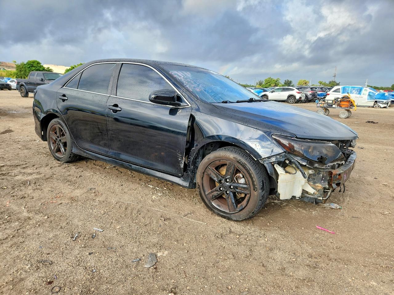 2014 TOYOTA CAMRY SE photo 7