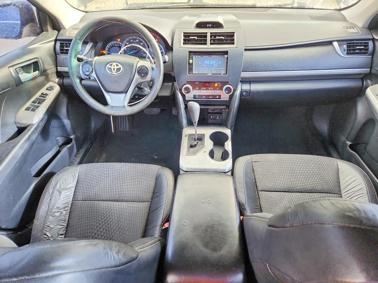 2014 TOYOTA CAMRY SE photo 15