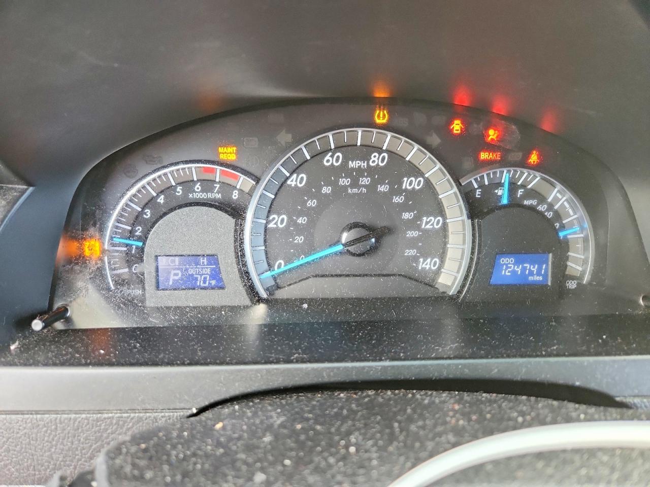 2014 TOYOTA CAMRY SE photo 17