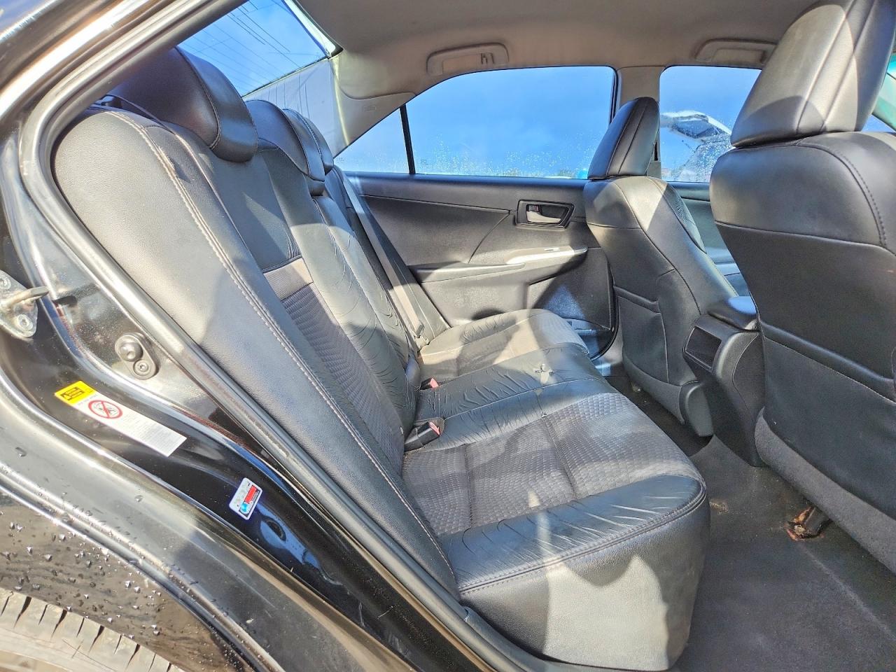 2014 TOYOTA CAMRY SE photo 19