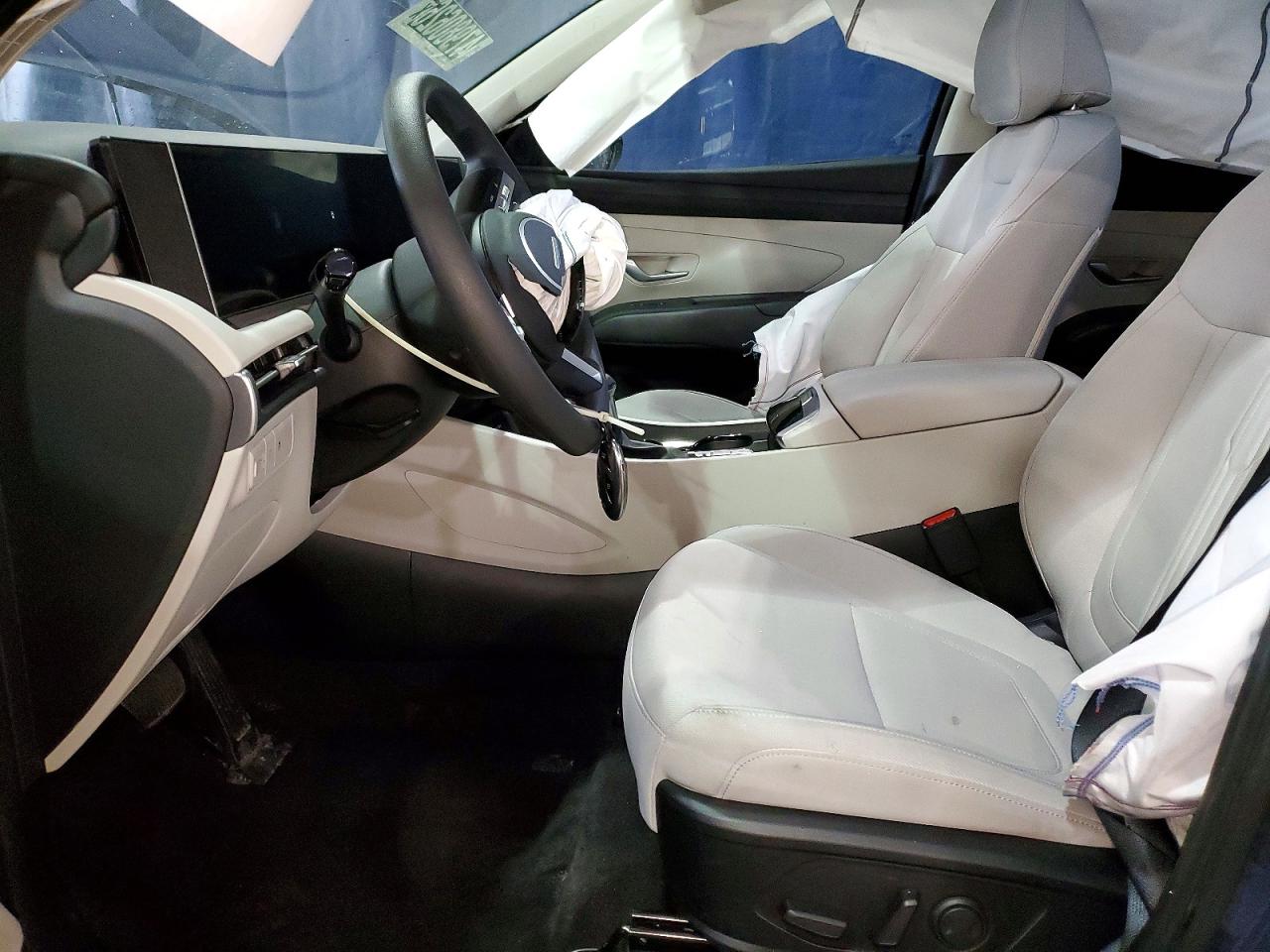 2026 HYUNDAI TUCSON SEL photo 13