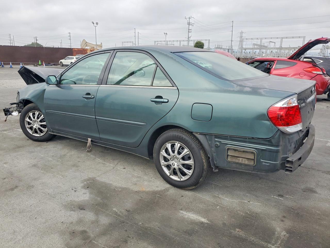 2006 TOYOTA CAMRY LE photo 3