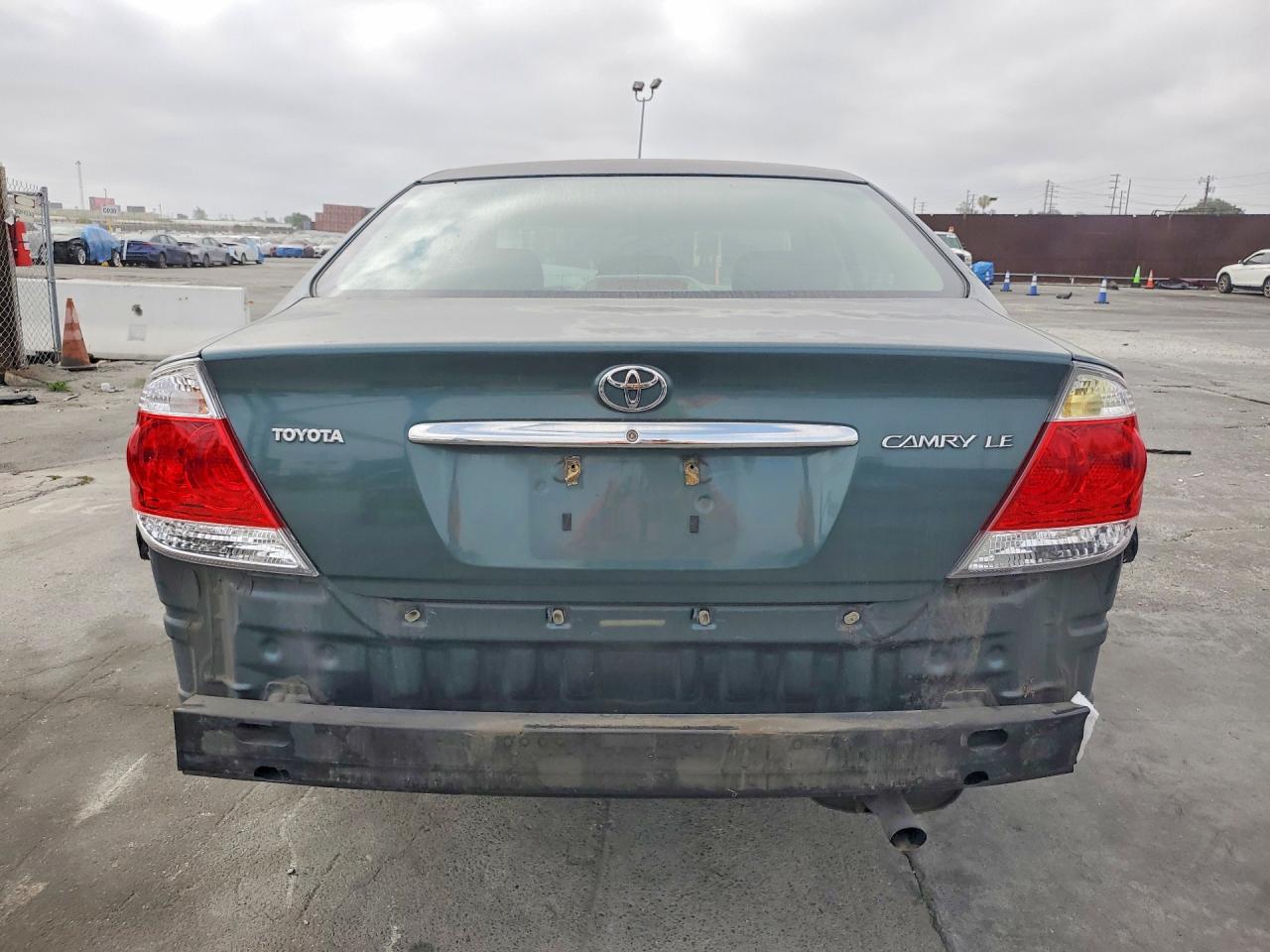 2006 TOYOTA CAMRY LE photo 11