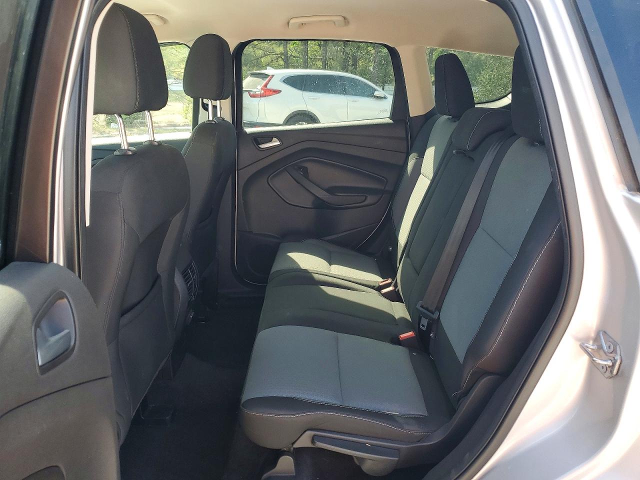 2017 FORD ESCAPE SE photo 21
