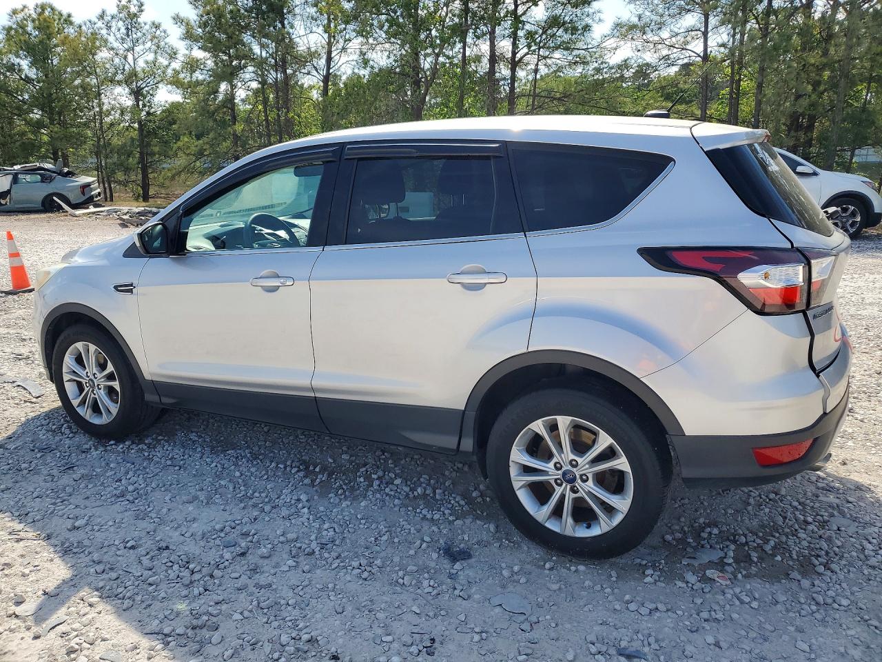 2017 FORD ESCAPE SE photo 3