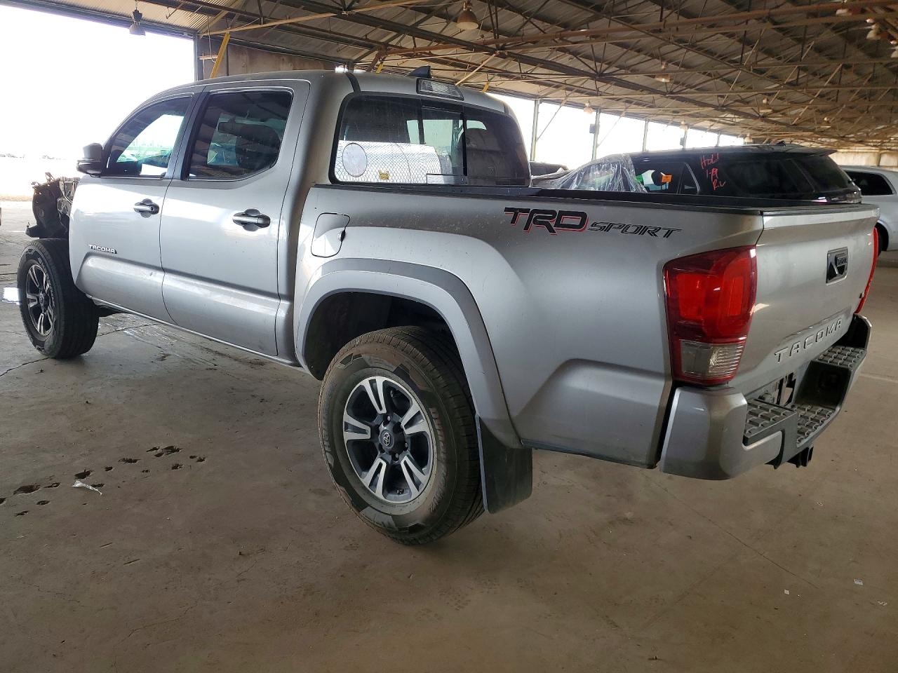 2017 TOYOTA TACOMA TRD SPORT photo 3