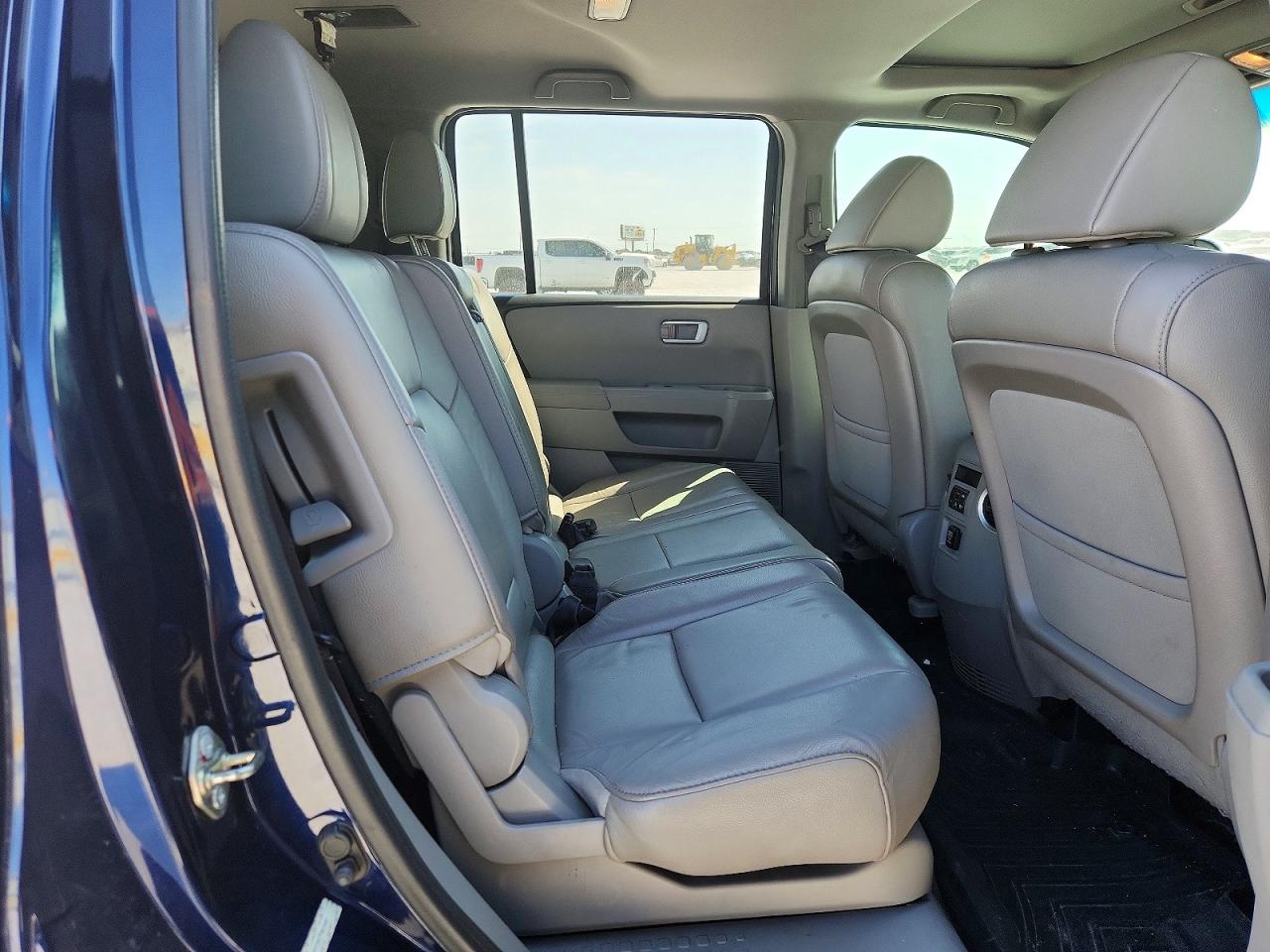 2015 HONDA PILOT EXL photo 31