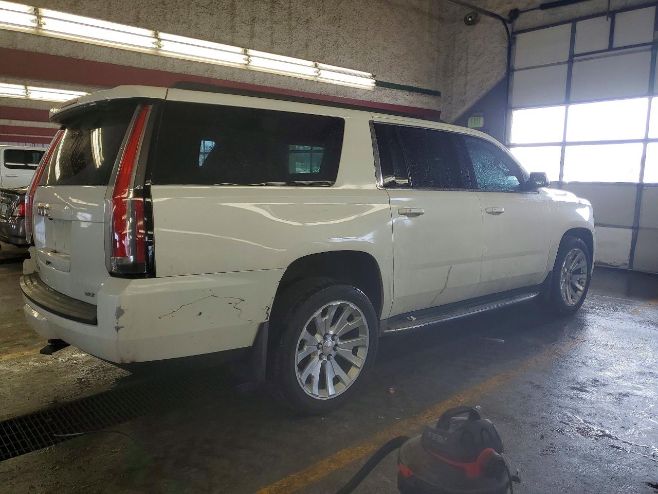 2015 GMC YUKON XL K1500 SLT photo 7