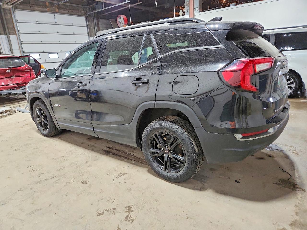 2024 GMC TERRAIN AT4 photo 2