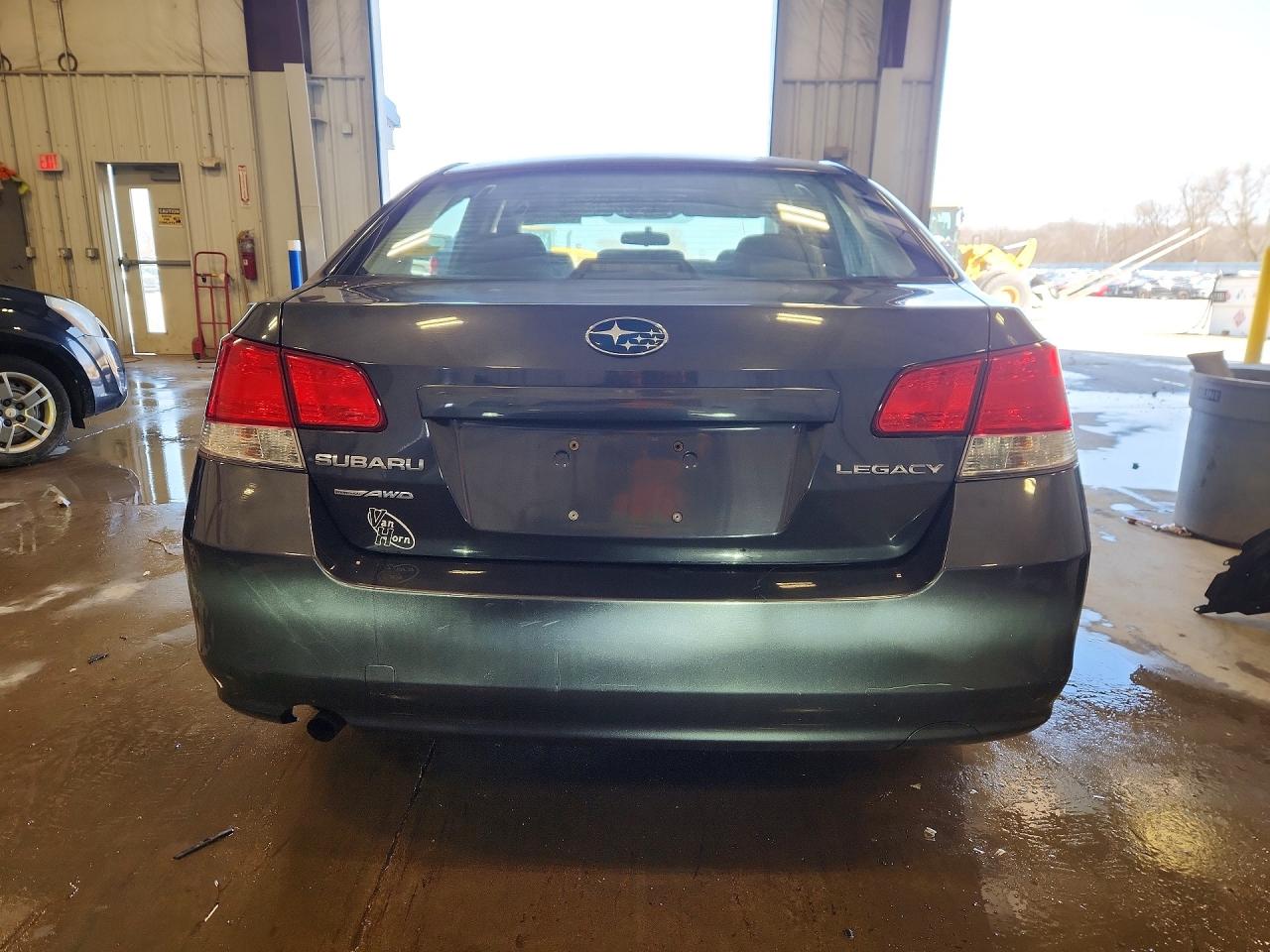 2011 SUBARU LEGACY 2.5I photo 11