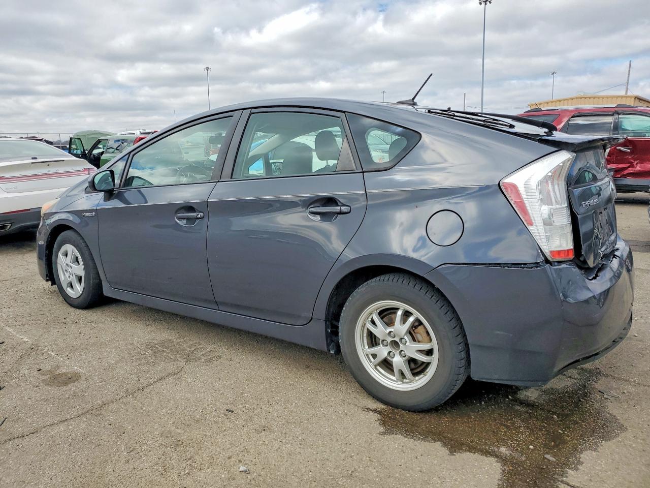 2010 TOYOTA PRIUS III photo 4