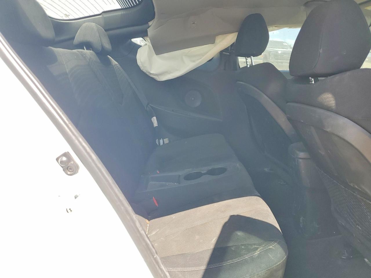 2016 HYUNDAI VELOSTER BASE photo 19