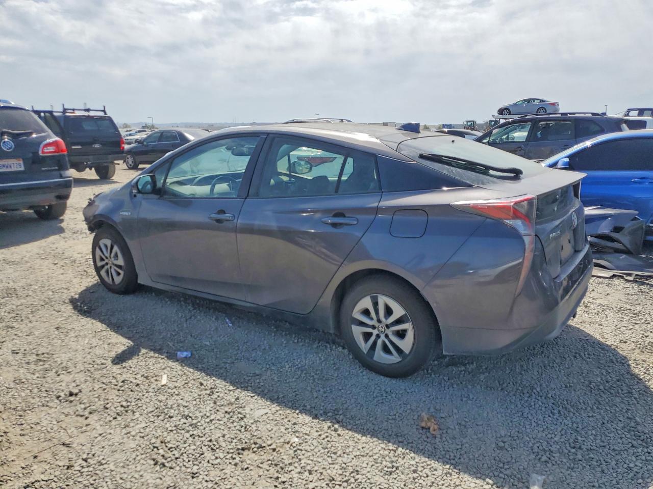 2016 TOYOTA PRIUS FOUR photo 4
