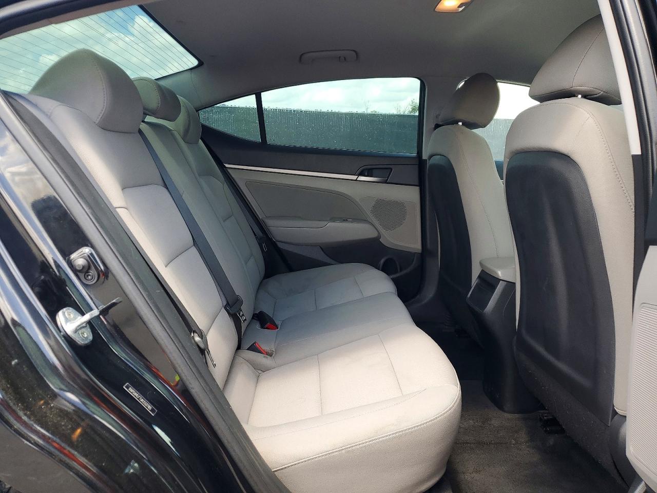 2018 HYUNDAI ELANTRA SEL photo 28