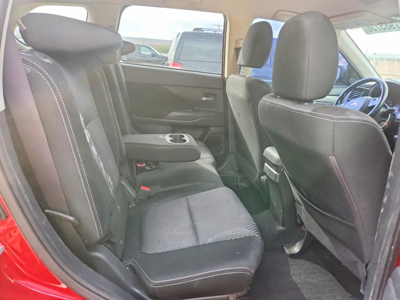 2017 MITSUBISHI OUTLANDER ES photo 28