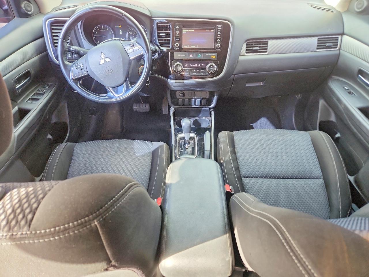 2017 MITSUBISHI OUTLANDER ES photo 22