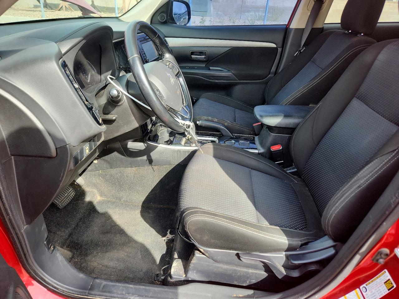 2017 MITSUBISHI OUTLANDER ES photo 19