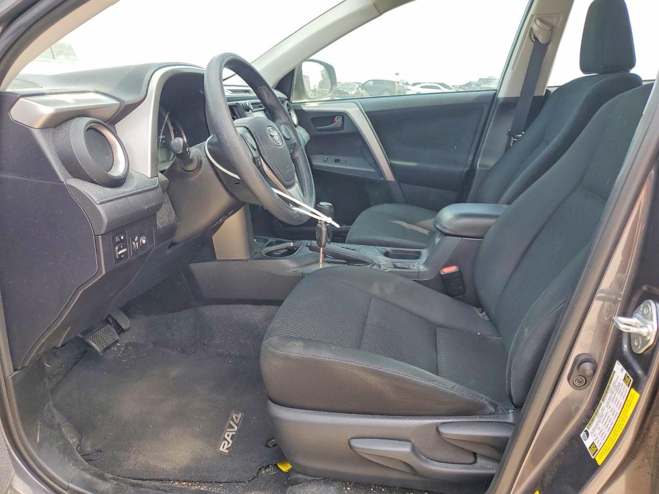 2016 TOYOTA RAV4 photo 13