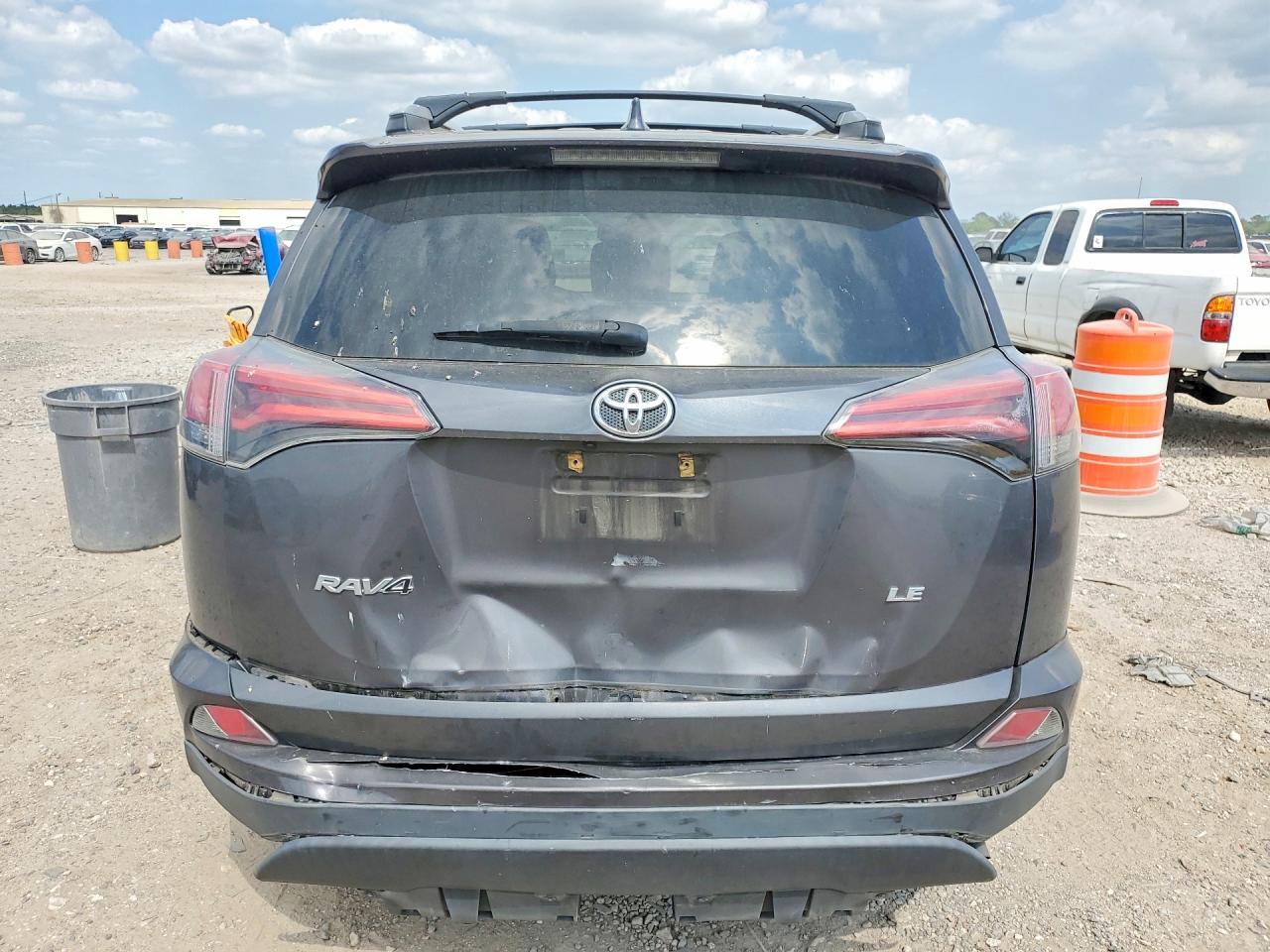 2016 TOYOTA RAV4 photo 11