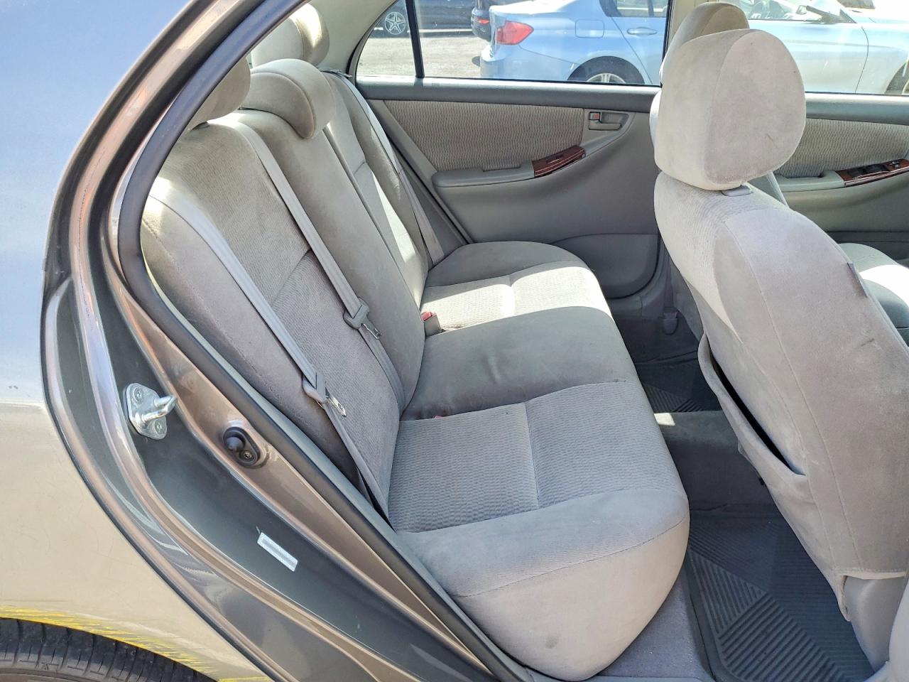 2005 TOYOTA COROLLA photo 19