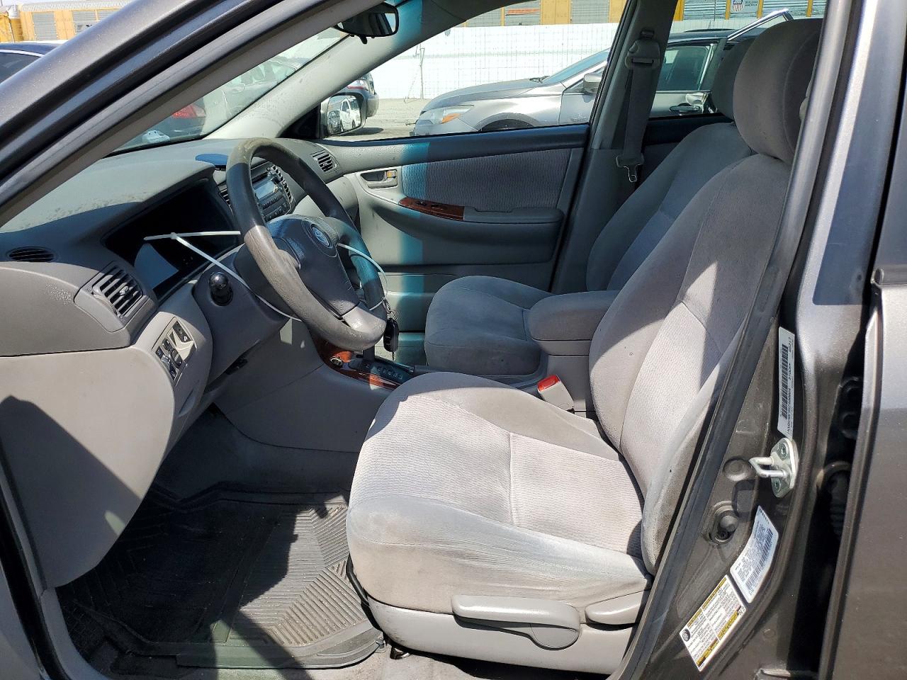 2005 TOYOTA COROLLA photo 13