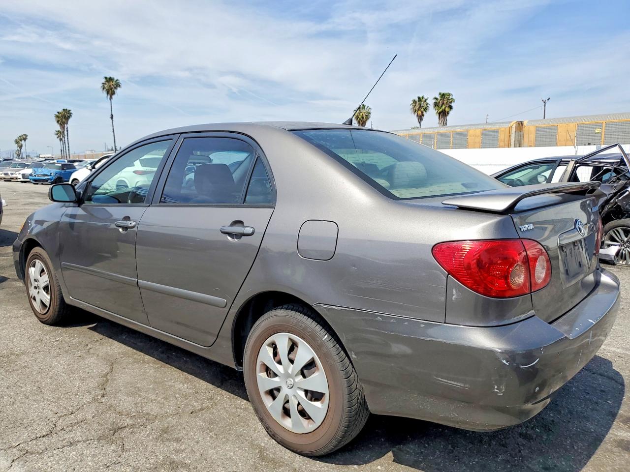 2005 TOYOTA COROLLA photo 3