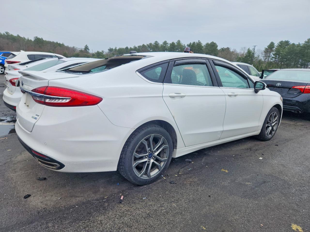 2017 FORD FUSION SE photo 5