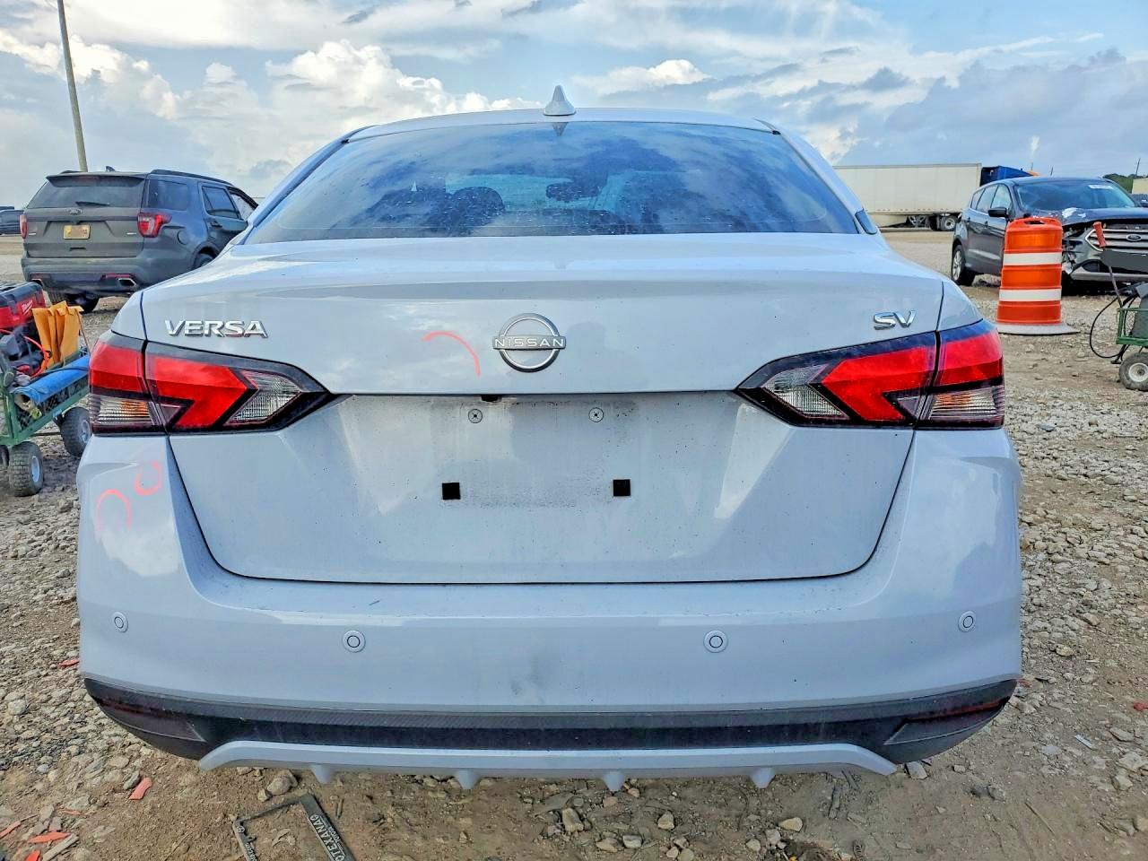 2024 NISSAN VERSA SV photo 11