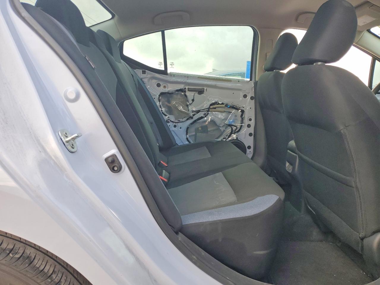 2024 NISSAN VERSA SV photo 19
