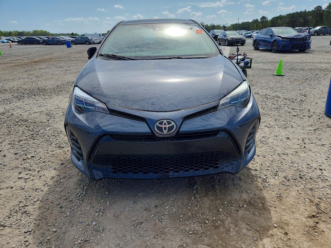 2017 TOYOTA COROLLA SE photo 5