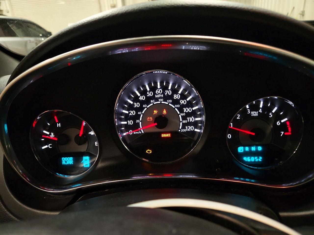2013 CHRYSLER 200 TOURING photo 9