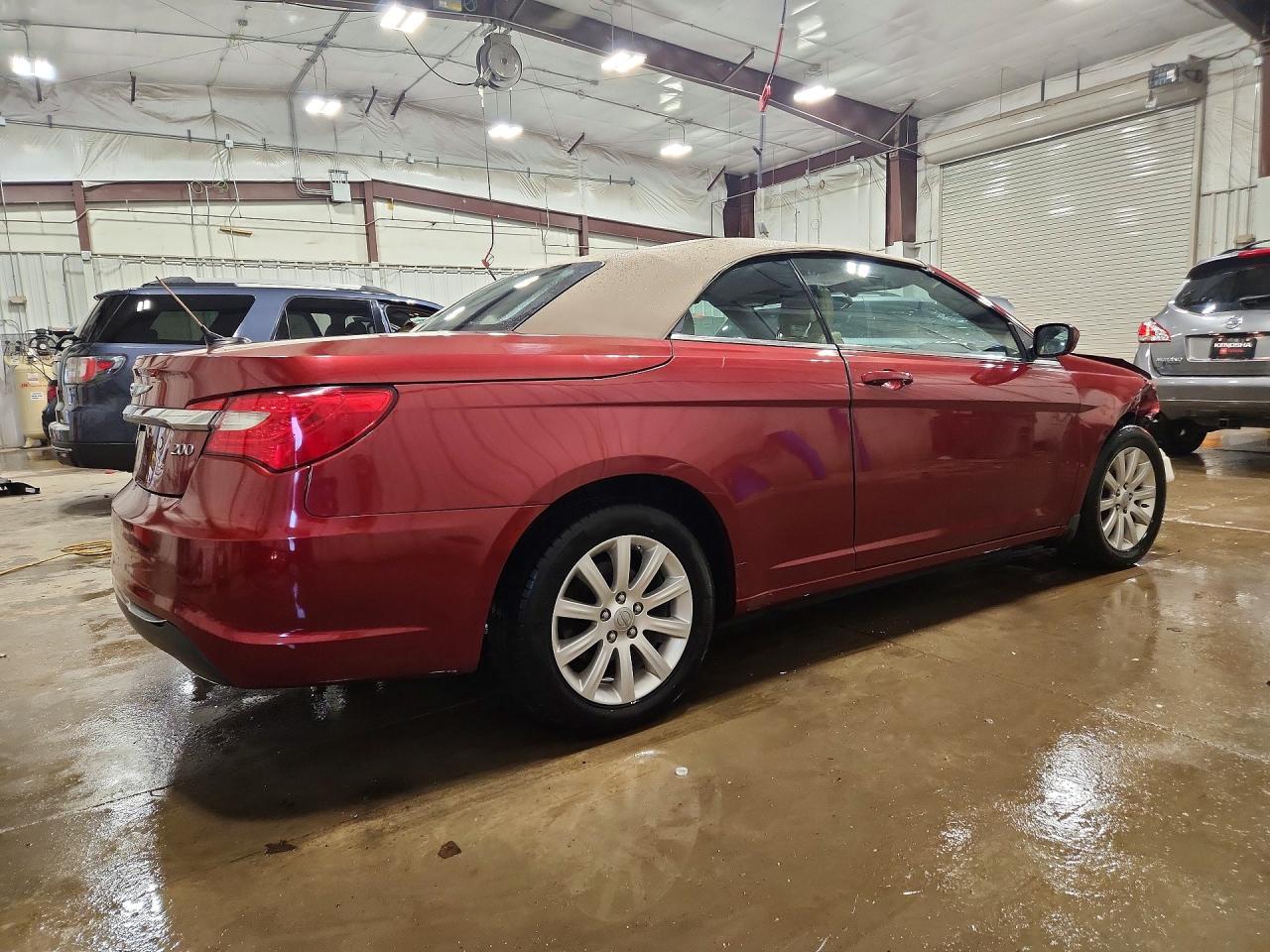 2013 CHRYSLER 200 TOURING photo 3