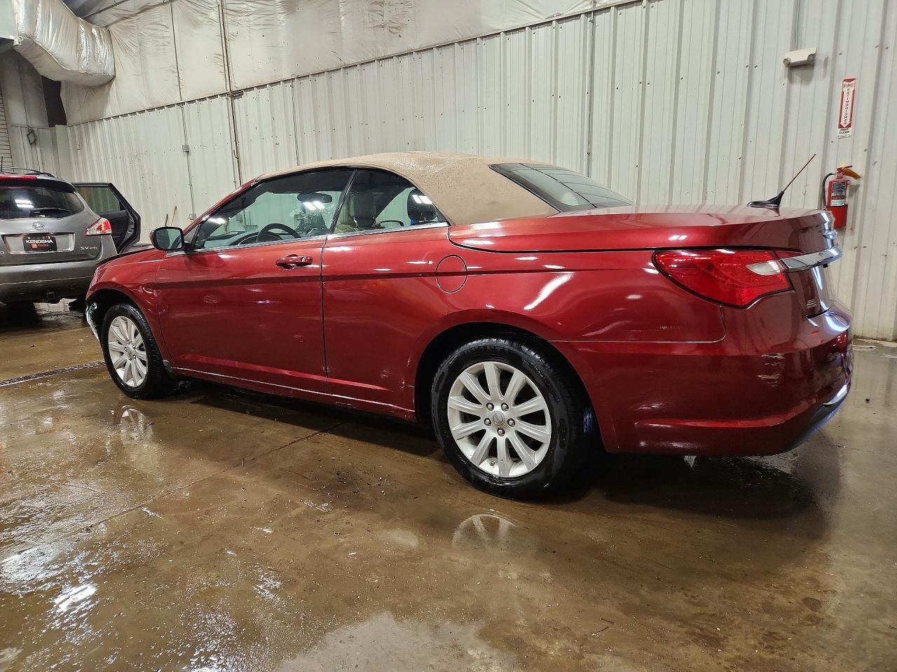 2013 CHRYSLER 200 TOURING photo 2