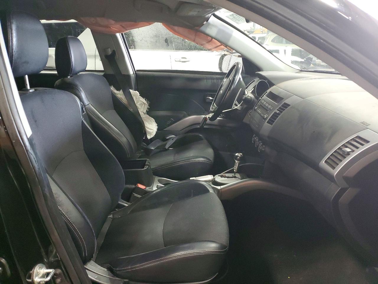 2012 MITSUBISHI OUTLANDER SE photo 19