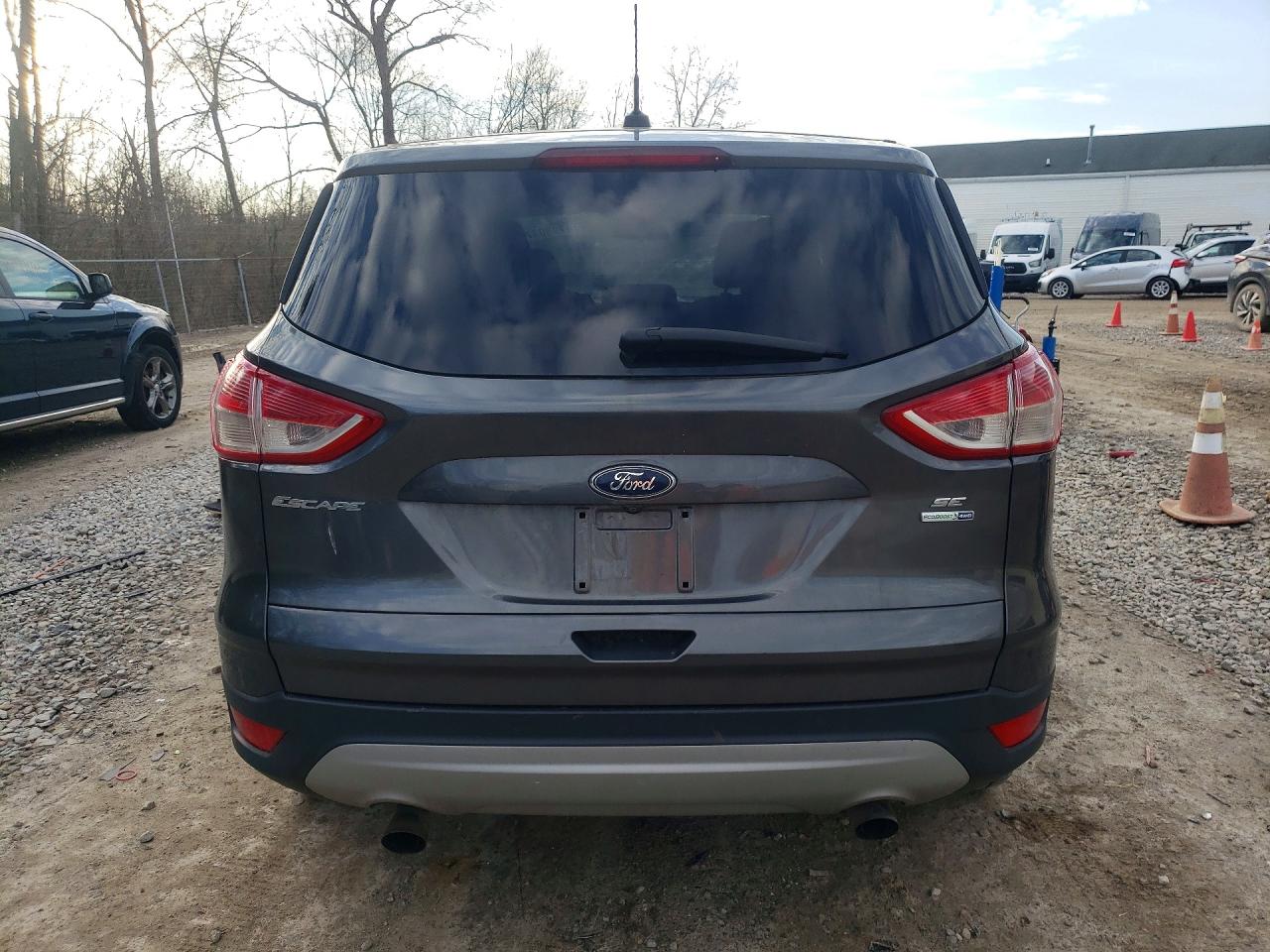 2015 FORD ESCAPE SE photo 11