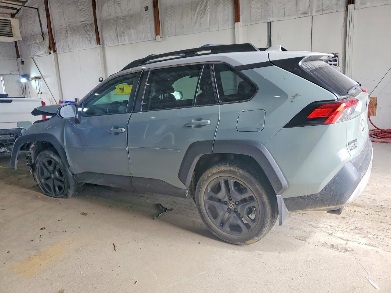 2022 TOYOTA RAV4 ADVENTURE photo 4