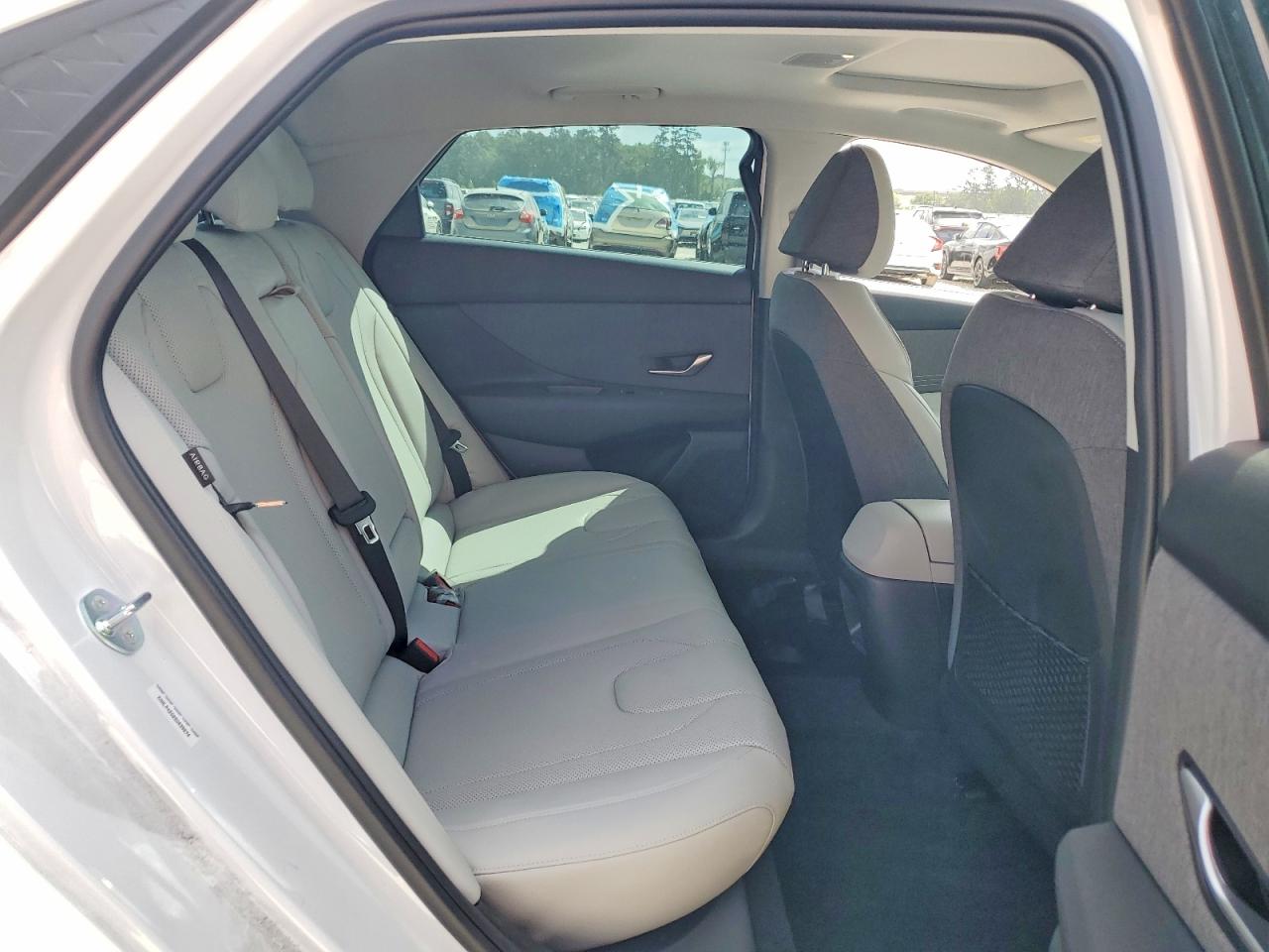 2025 HYUNDAI ELANTRA LIMITED photo 28